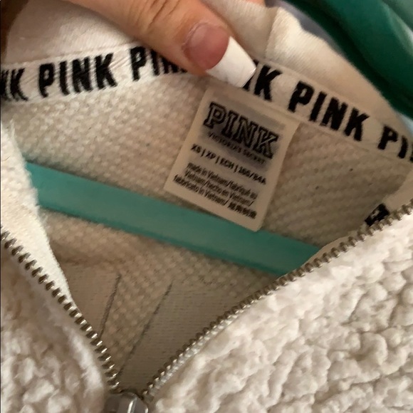 SOLD❌VS pink half zip - Picture 5 of 7